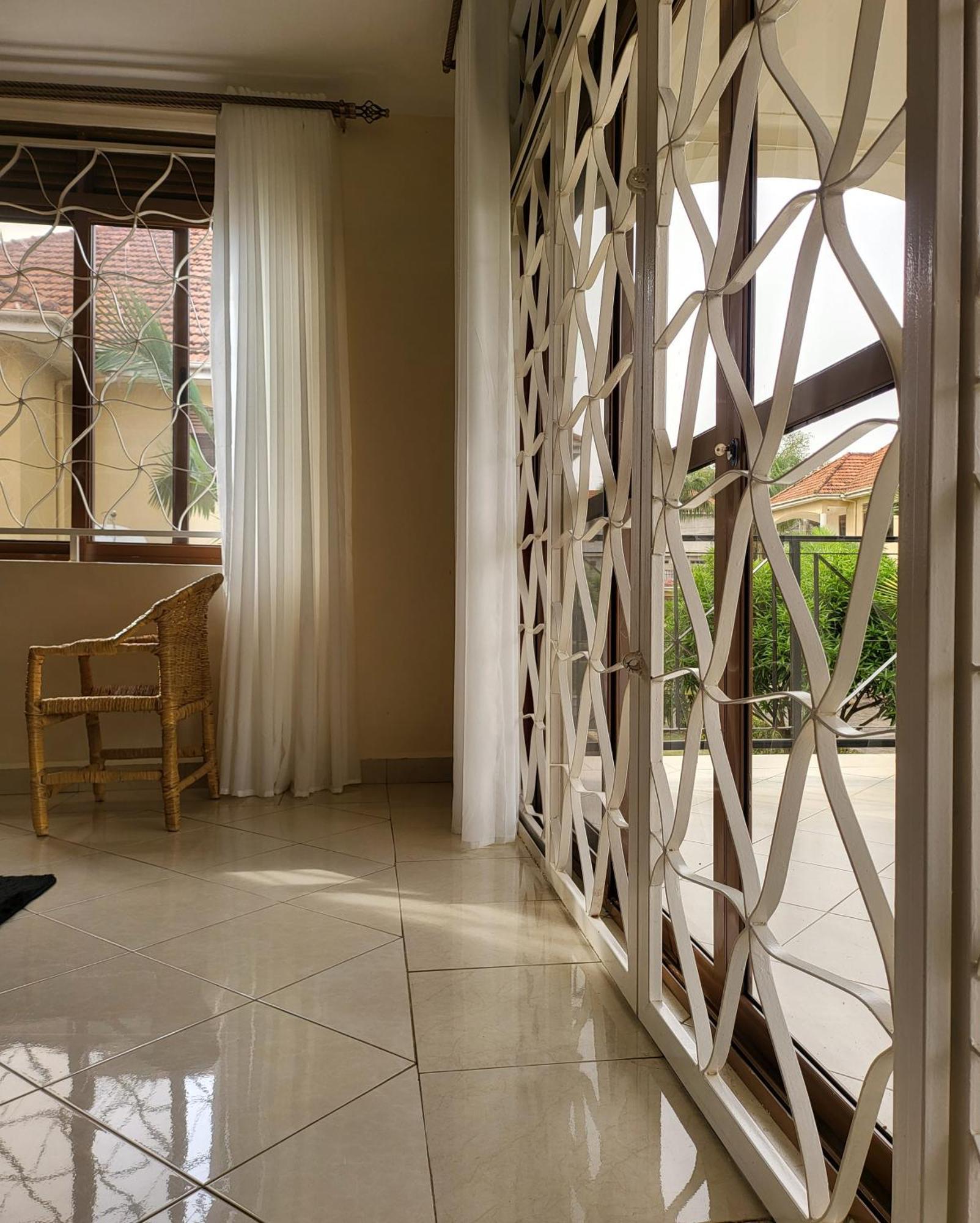 Aivilo Comfort * Entebbe