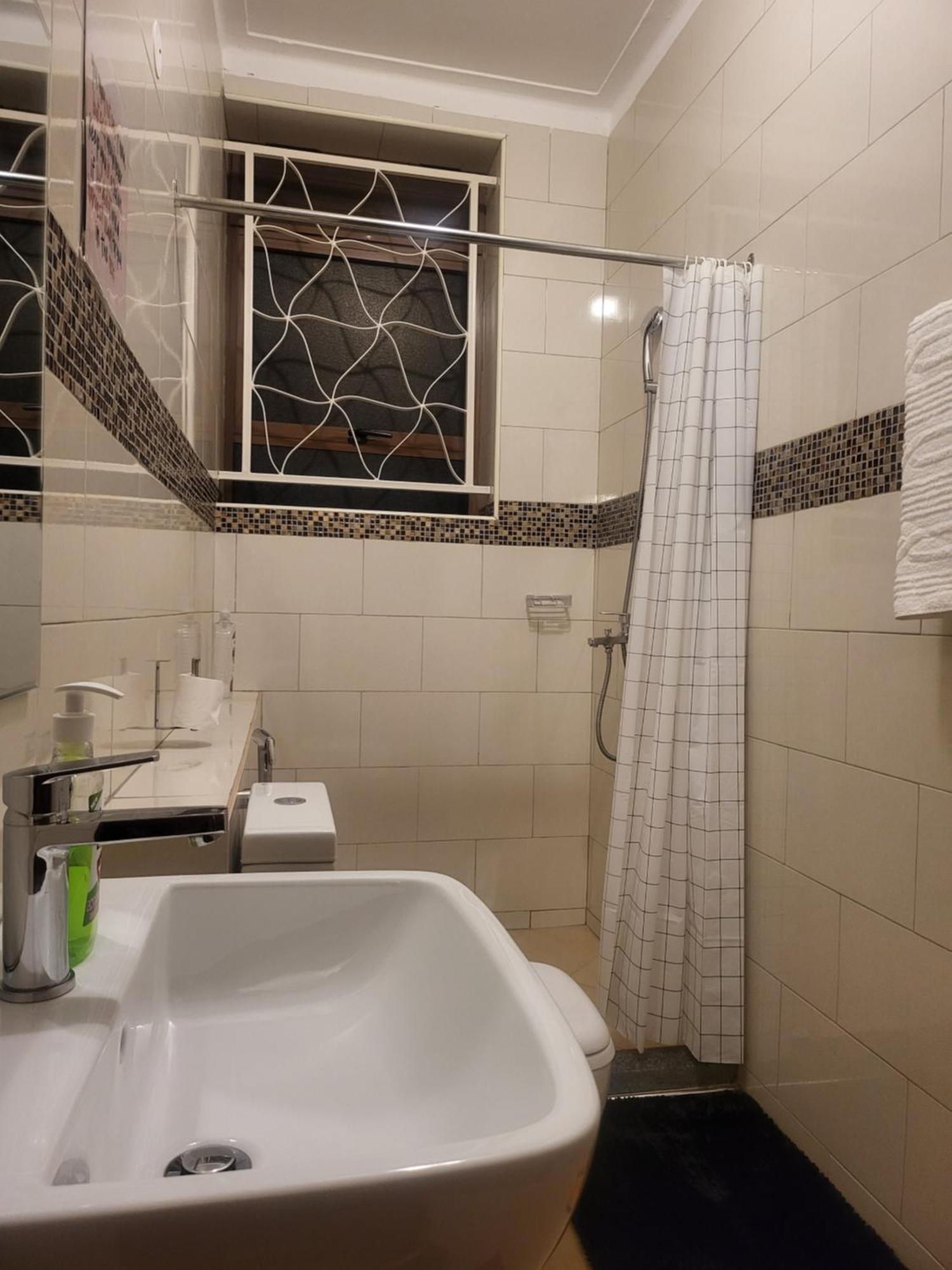 Aivilo Comfort Entebbe